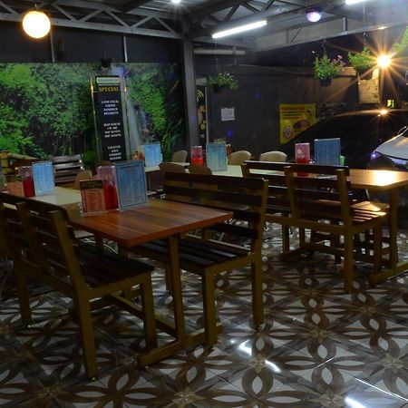Guest House Salon Fora Gegerkalong Setiabudhi Bandung Eksteriør billede